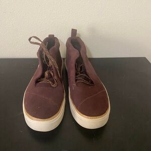 Toms Brown Sneakers Minimalist Slip-On Design